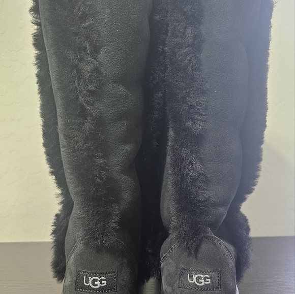 UGG SUNBURST TALL BLACK BLACK SUEDE WATERPROOF SHEARLING WOMENS BOOTS - Picture 4 of 7